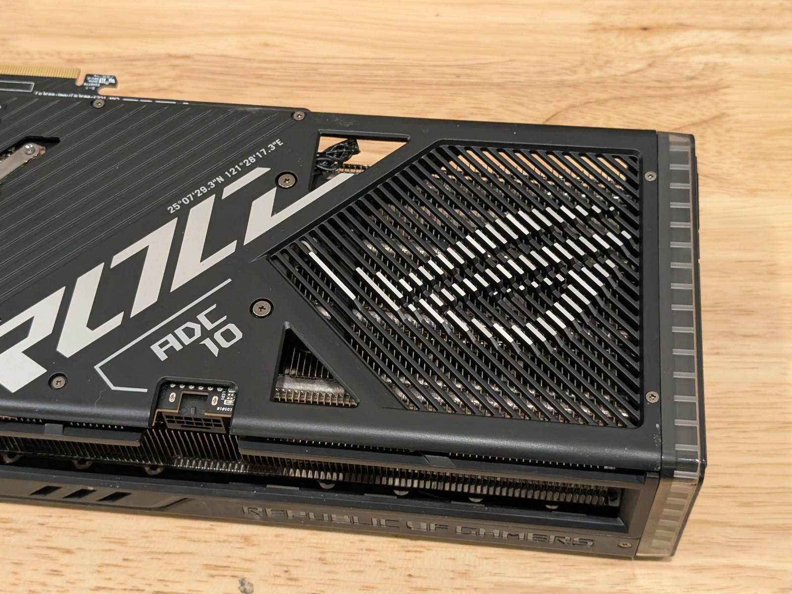 عرض مميز: كارت شاشة ASUS ROG S - مراجعة Rtx 4090 24Gb Gddr6X وسعره
